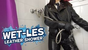 Wet lesbian leather shower - Reinaleather