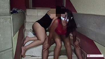 hacemos un trio en los pasillos del hotel, adrenalina pura, creo que nos pillaron / PARTE 2 / / ChloeBearwolf / LeandroZimmer