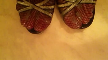 Cum on sexy High Heels Fishnet Stockings