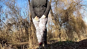 Mother-in-law&#039_s water world in leggings in nature