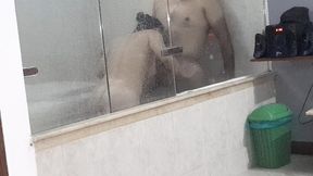 nueva puta blanca culona es follada en la banera de un hotel por un extrano de la universidad full xvideo - semen en el culo - yulisahot - andy z 94