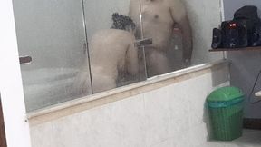 nueva puta blanca culona es follada en la banera de un hotel por un extrano de la universidad full xvideo - semen en el culo - yulisahot - andy z 94