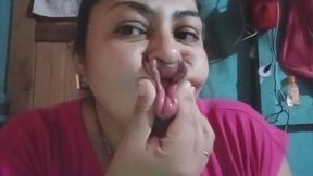 Close up: jugando con mis labios, sonidos naturales.