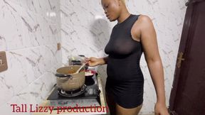 I took food to my neighbor with big black dick to fuck him