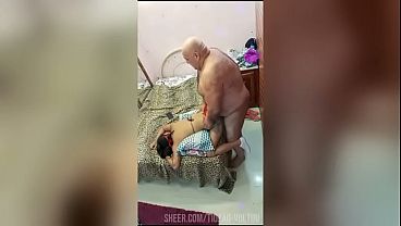 MORENA DE 24 ANOS FICA DUAS VEZES POR DIA COM ESSE VEIOOOO ATE GOZAR MUITO