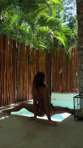 Flexing Fit chicks Teen Amateur Bikini Micro bikini