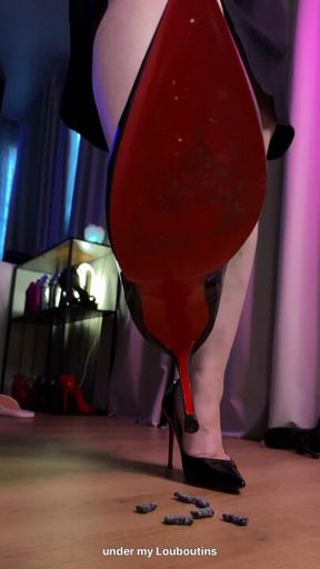 Giantess crushing little ones with her Louboutins