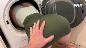 Stuck MILF gets fucked in washing machine