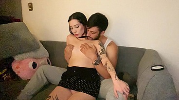 ME DA UN MASAJE SENSUAL