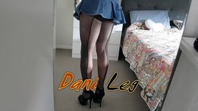 dany in nylon cums on mirror