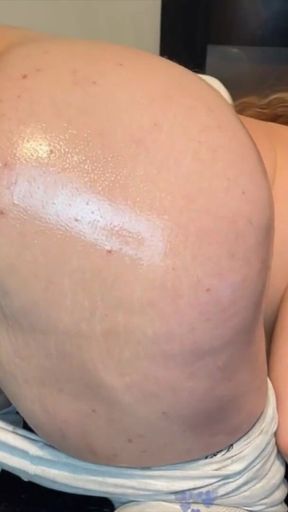 Huge BBC Deep Inside My Wet Pussy! Gap My Pussy with Me!