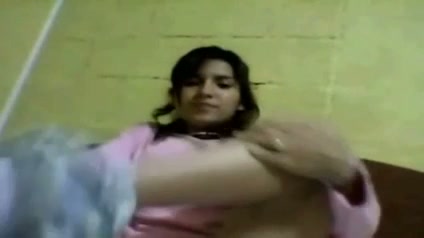 Amateur Indian chick flashed her rather hairy wet pussy on camera