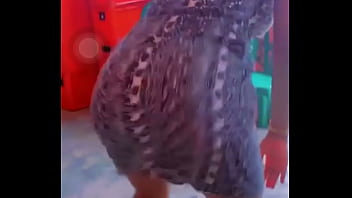 Mana Larissa twerk