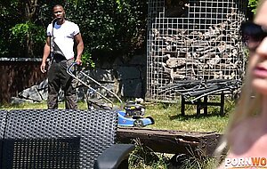 Vinna reed- sunbathing beauty gets dp'd by bbc gardener