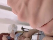 伪娘穿着渔网袜用大腿摩擦肉棒，真的超级舒服呀