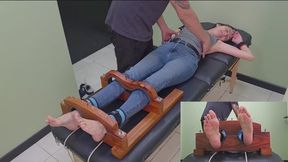 Alexa Green plays bastinado bell game (multicamera body-feet - 4K)