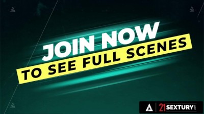 Hot Blonde Stretches Her Tight Ass for Wild Anal Action