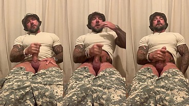 Solo military masturbation with Jason Collins!