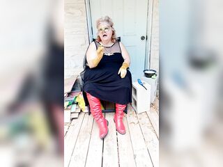 Bat Beauty Is Taking a Smoke Break in Her