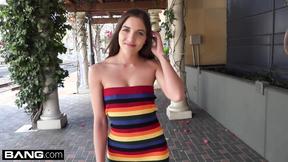 Jessa Blue is on her knees an moaning in the stairwell