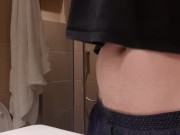 Masturbate in Strangers Bathroom