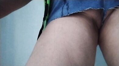 Mi vagina inflamada depilada en el trabajo estoy orinando bien rica