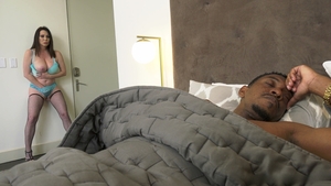 Blacks On Cougars: Mouthful of Jonathan's Cream