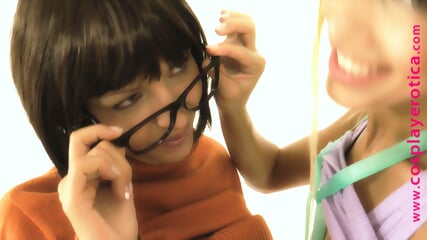 Angela and Mea Lee - ToonTown Meeting (HD)