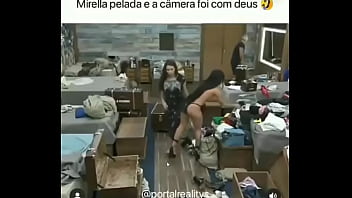 MC Mirella pelada