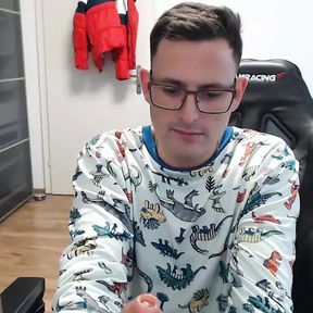 German cute boy jerks off twice on livecam and plays with dildo