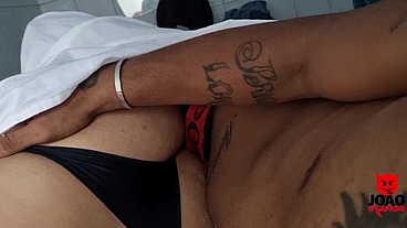 Garota Baiana acordando Com a Pica Grande Na Buceta e ficou cheio de leite quente ( 1 / 2 )