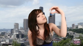 GIANTESS IN THE CITY