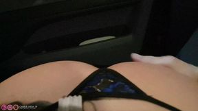 souvenir porno : baise en voiture et exhib au bord de l eau