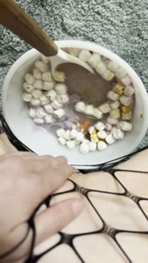 This time I'm mixing up an ice cream sweet - Come over!☺️