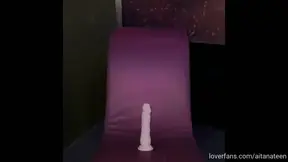 Video follamdome una pollita de goma grandecita. Primer plano de mi coñito donde lo podras ver bien rosadito