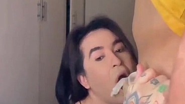 COMIENDO BUENA VERGA SIENDO PERRA Y AGUANTADORA