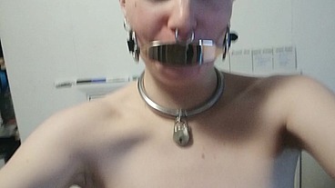 The new gag in action