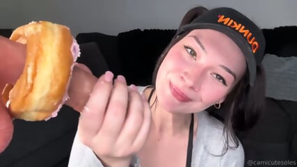 I wanna eat her donut