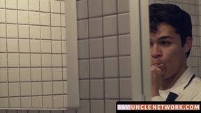 SayUncleNetwork.com - Two Mormon twinks raw fuck secretly in the bathroom