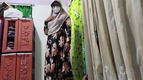 Bu guru pergoki murid sedang ngocok lalu di ajak ngentot