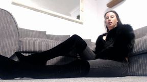 Domestic bitch (AVI)