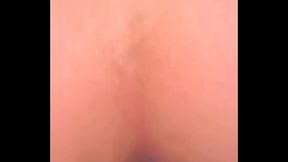 Una tarde de peliculas termina en un anal frente a la ventana