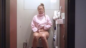 Explosion from the butt mp4 HD