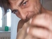 Scopo e riempio di sborra dentro i collant delle mie fans