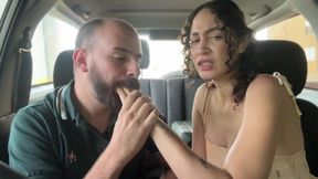Fingers bitten try candys