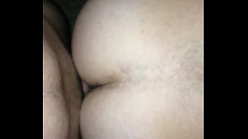 Dando pro novinho na escada do shopping