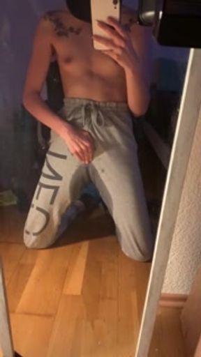 i love to piss in my pants