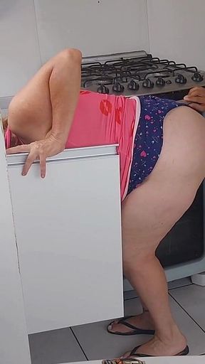 Naughty Blonde Releasing to Her Lovers.