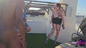 milf defoncee par une bbc , devant son mari cocu. mon mari m offre un black grosse bite pour me baiser devant ces yeux ..