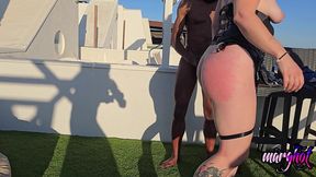 milf defoncee par une bbc , devant son mari cocu. mon mari m offre un black grosse bite pour me baiser devant ces yeux ..